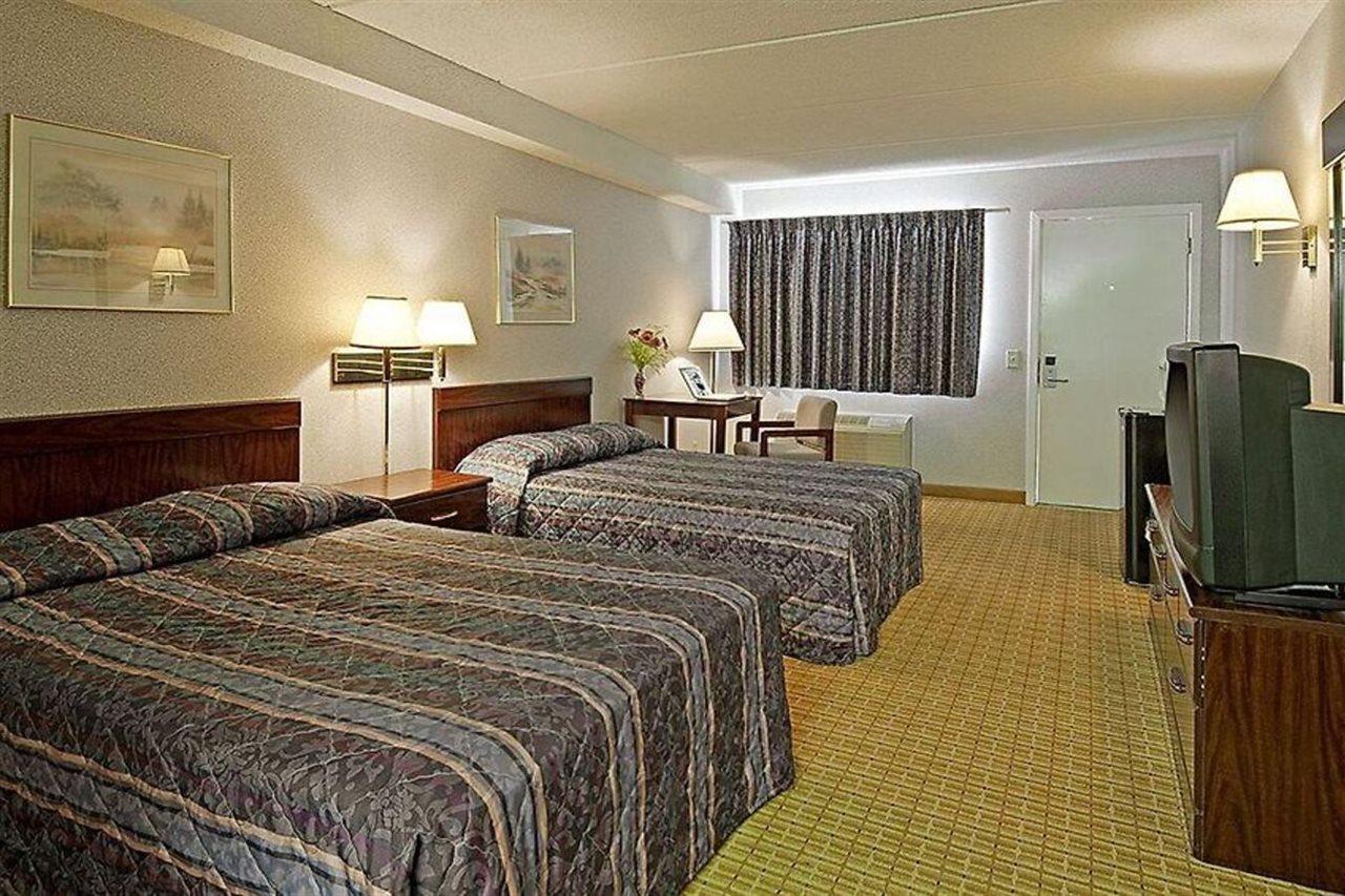 Best Western Atlanta-Marietta Ballpark Hotel Waterford Exterior photo