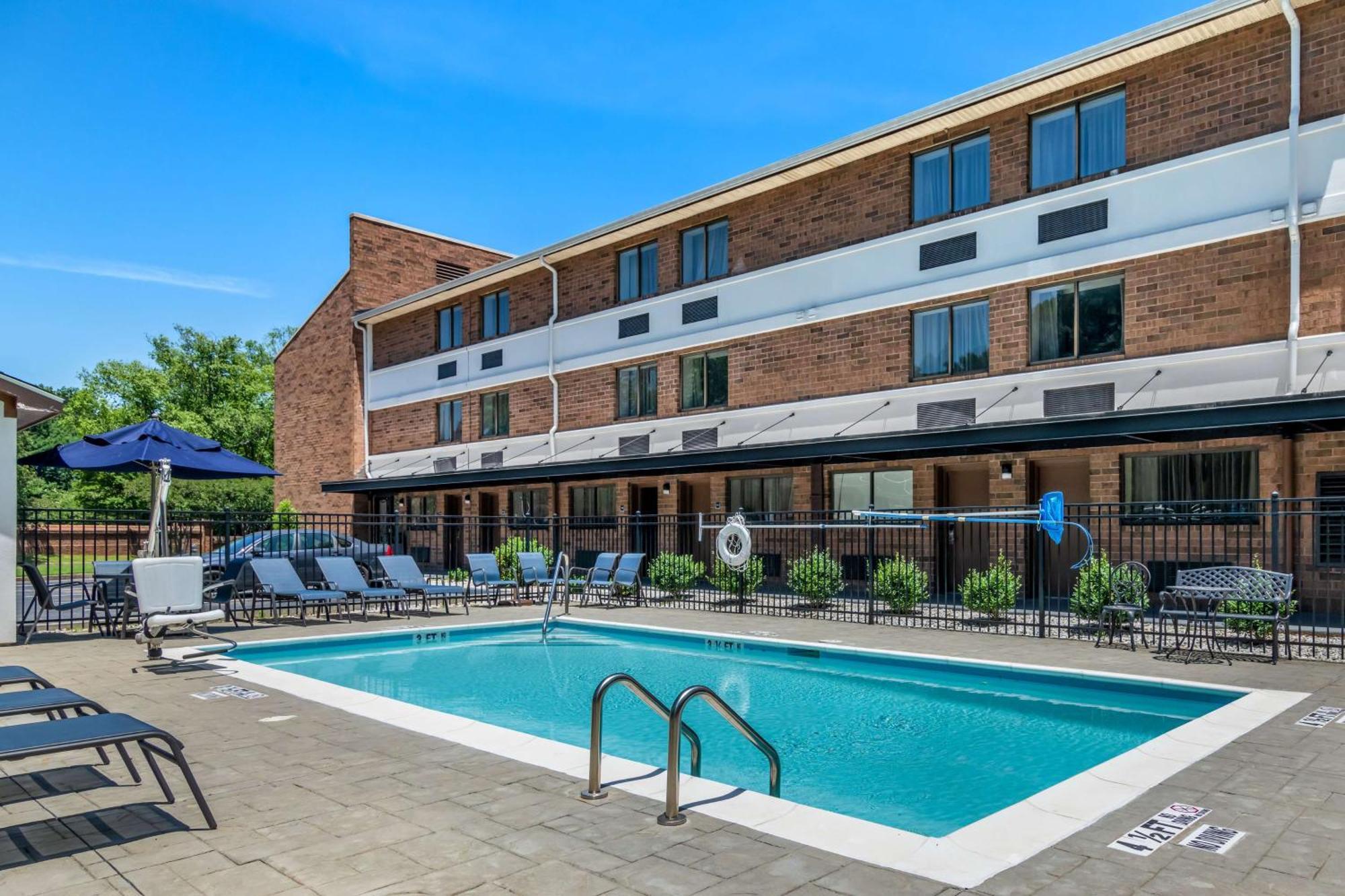 Best Western Atlanta-Marietta Ballpark Hotel Waterford Exterior photo